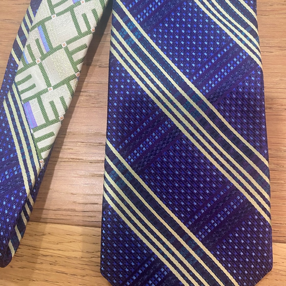 Robert Graham Blue and Green Striped Men's Tie 100% silk made in USA EUC